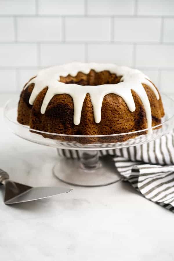 Best Old Fashioned Cinnamon Walnut Coffee Cake - The Curly Spoon
