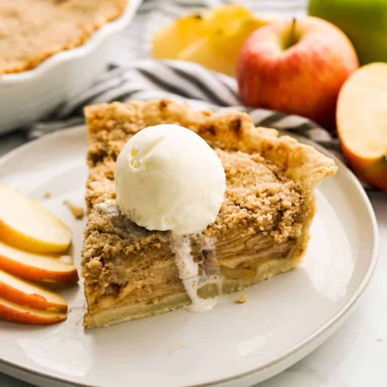 Apple Crumble Pie - Joyous Apron