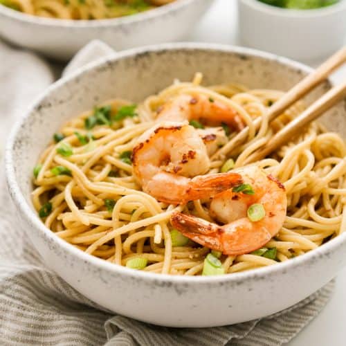 https://www.joyousapron.com/wp-content/uploads/2022/04/garlic-noodles-with-shrimp-sq-pic-500x500.jpg